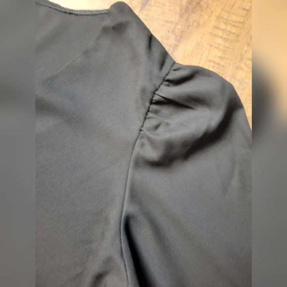 Bell sleeve top - Picture 2 of 8